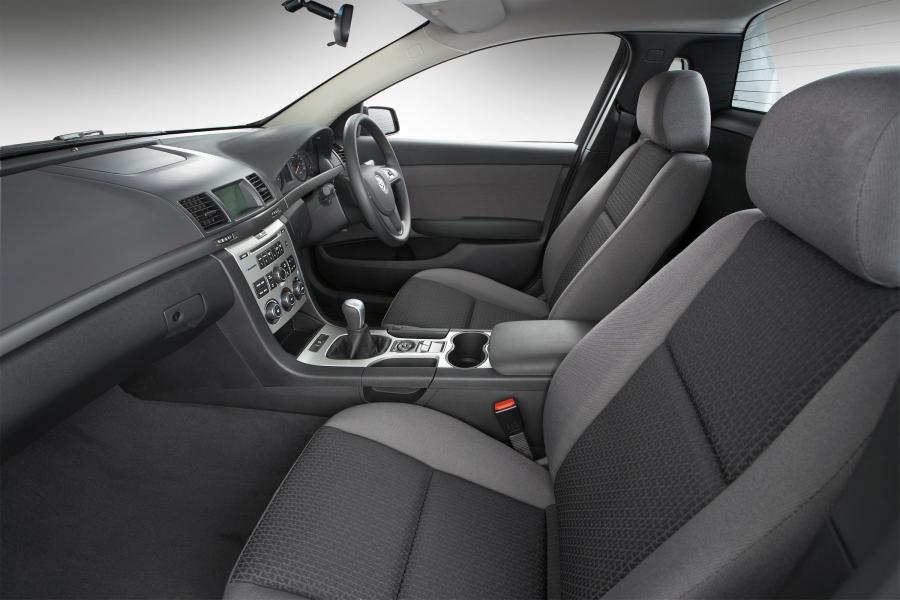  Holden Commodore VE Omega Ute 2007 года  (фото 16 из 23)
